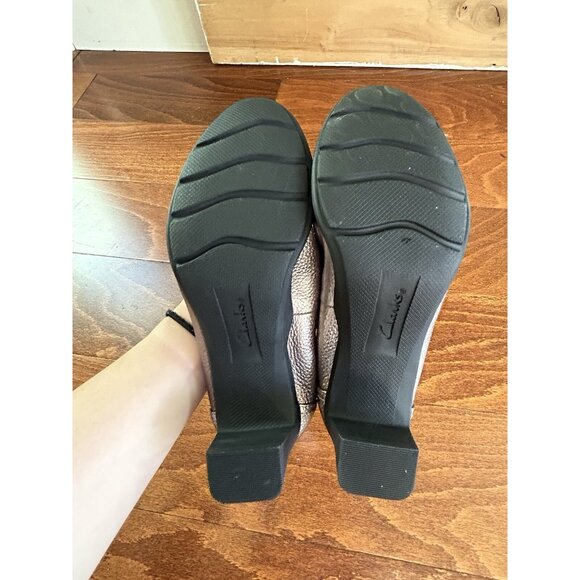 Clarks Women's Neiley Pearl Pewter Metallic Heels Leather NEW 7 W - Picture 5 of 7